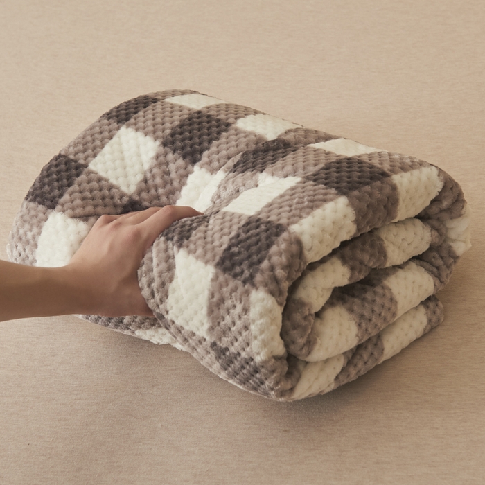 91家纺网 家纺一手货源 找家纺 早晨家纺 2025新款豆豆款高克重牛奶绒菠萝格无印风床单 豆豆绒-多格咖