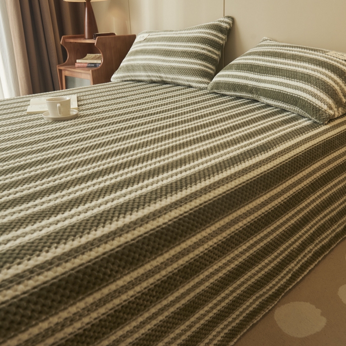 91家纺网 家纺一手货源 找家纺 早晨家纺 2025新款豆豆款高克重牛奶绒菠萝格无印风床单 豆豆绒-绿条