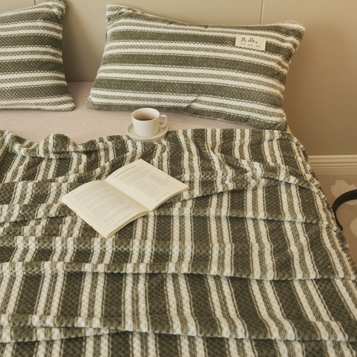 91家纺网 家纺一手货源 找家纺 早晨家纺 2025新款豆豆款高克重牛奶绒菠萝格无印风床单 豆豆绒-绿条