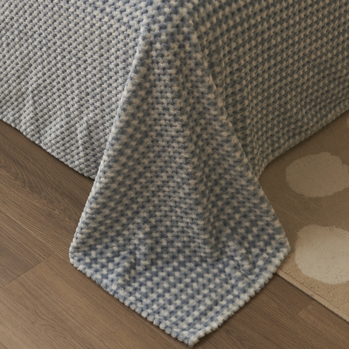 91家纺网 家纺一手货源 找家纺 早晨家纺 2025新款豆豆款高克重牛奶绒菠萝格无印风床单 豆豆绒-小格蓝