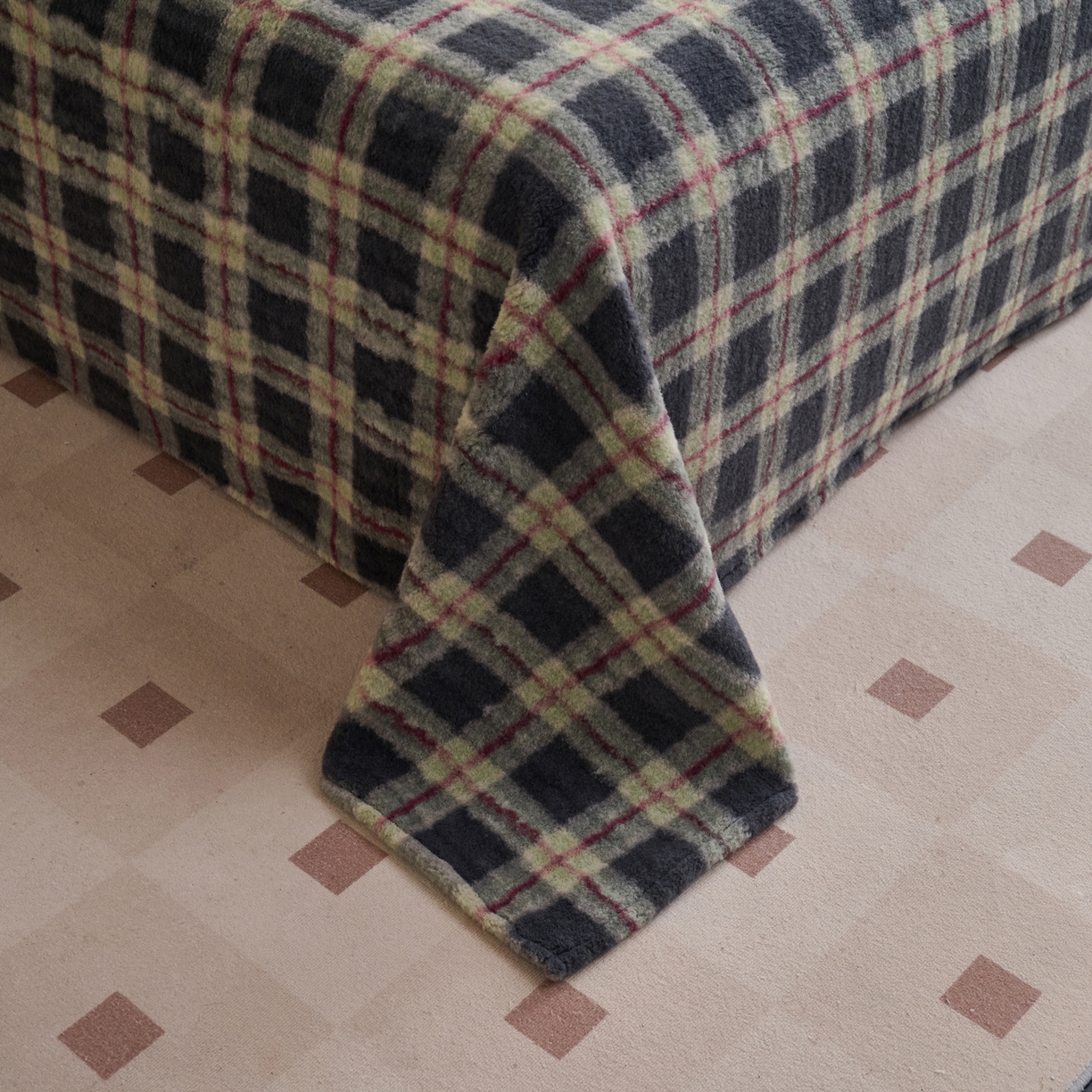 91家纺网 家纺一手货源 找家纺 （总）早晨家纺 2025新款230g羊驼绒复古格牛奶绒床单