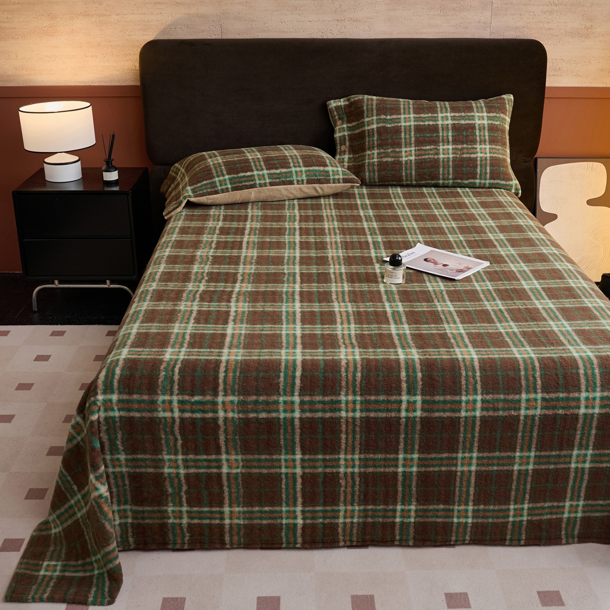 91家纺网 家纺一手货源 找家纺 早晨家纺 2025新款230g羊驼绒复古格牛奶绒床单 巴宝格