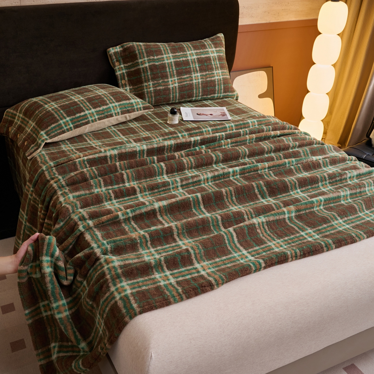 91家纺网 家纺一手货源 找家纺 早晨家纺 2025新款230g羊驼绒复古格牛奶绒床单 巴宝格