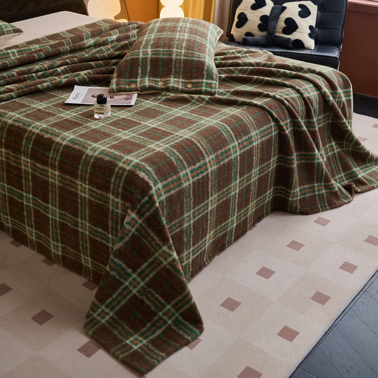 91家纺网 家纺一手货源 找家纺 早晨家纺 2025新款230g羊驼绒复古格牛奶绒床单 巴宝格