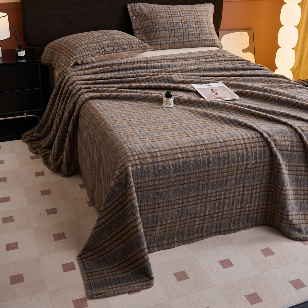 91家纺网 家纺一手货源 找家纺 早晨家纺 2025新款230g羊驼绒复古格牛奶绒床单 牧羊格