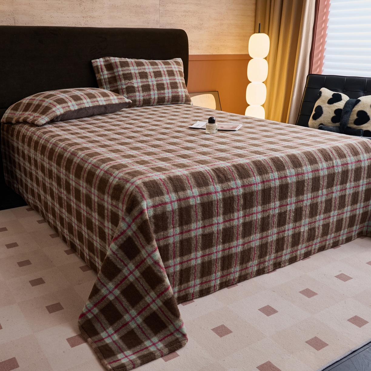 91家纺网 家纺一手货源 找家纺 早晨家纺 2025新款230g羊驼绒复古格牛奶绒床单 慕池格