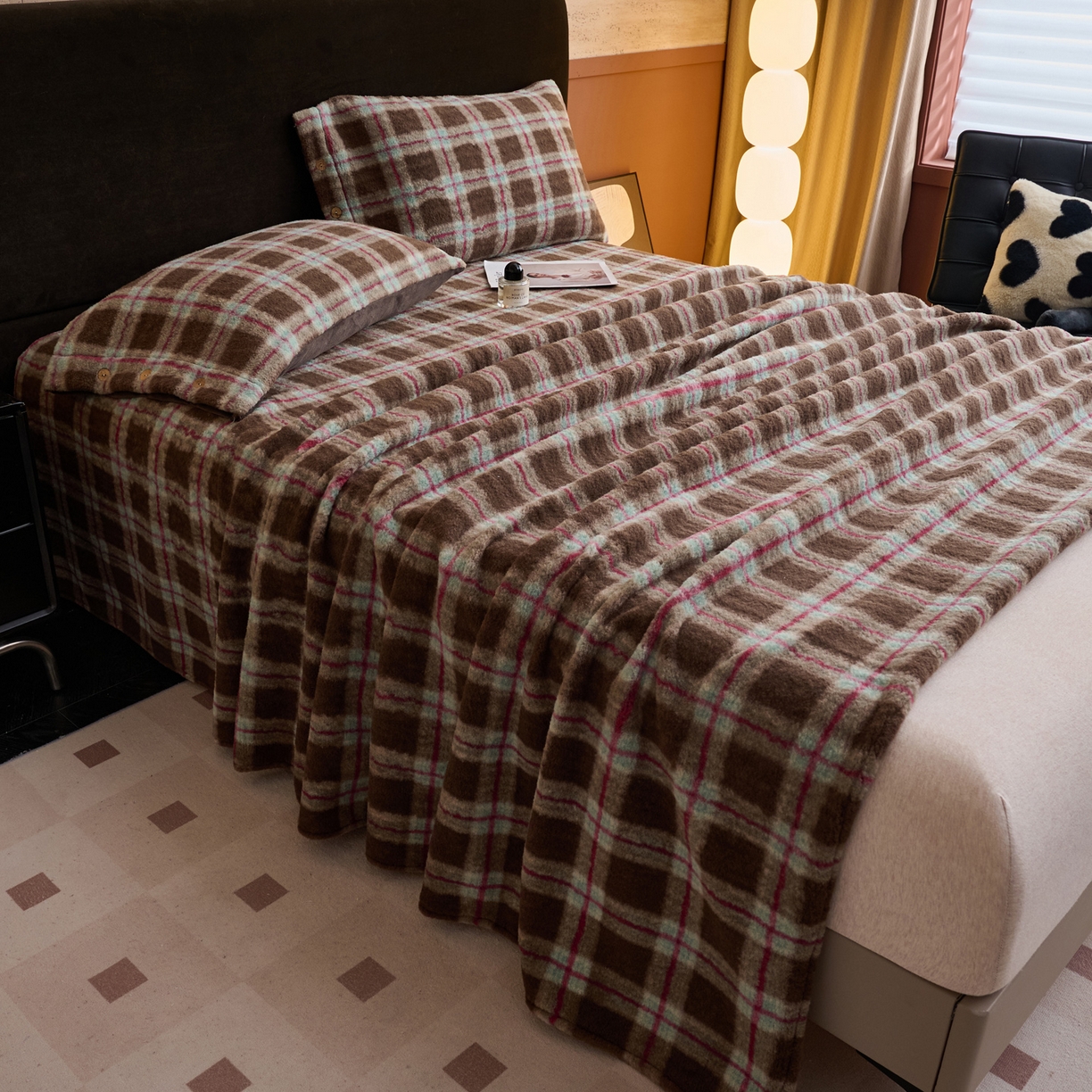 91家纺网 家纺一手货源 找家纺 早晨家纺 2025新款230g羊驼绒复古格牛奶绒床单 慕池格