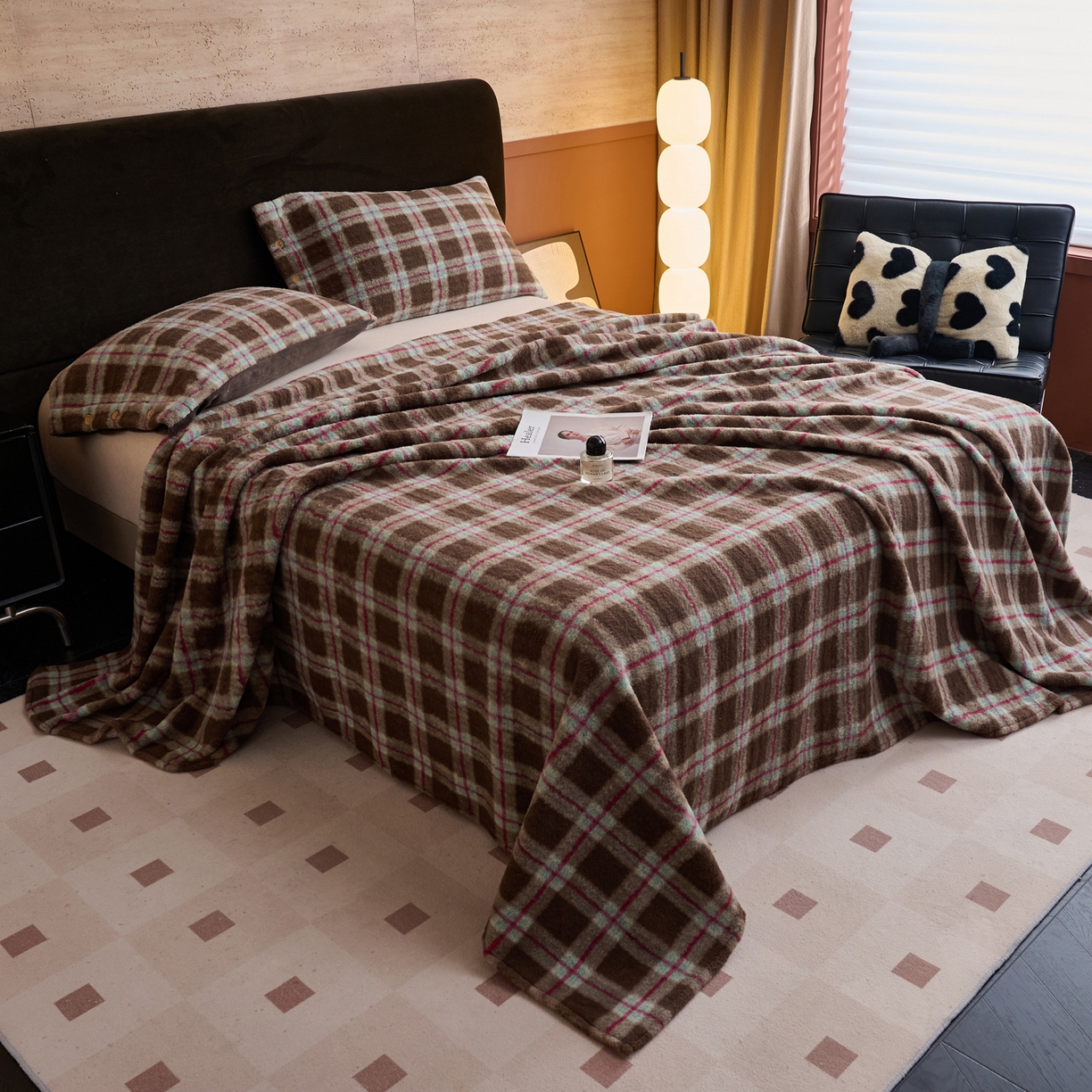 91家纺网 家纺一手货源 找家纺 早晨家纺 2025新款230g羊驼绒复古格牛奶绒床单 慕池格