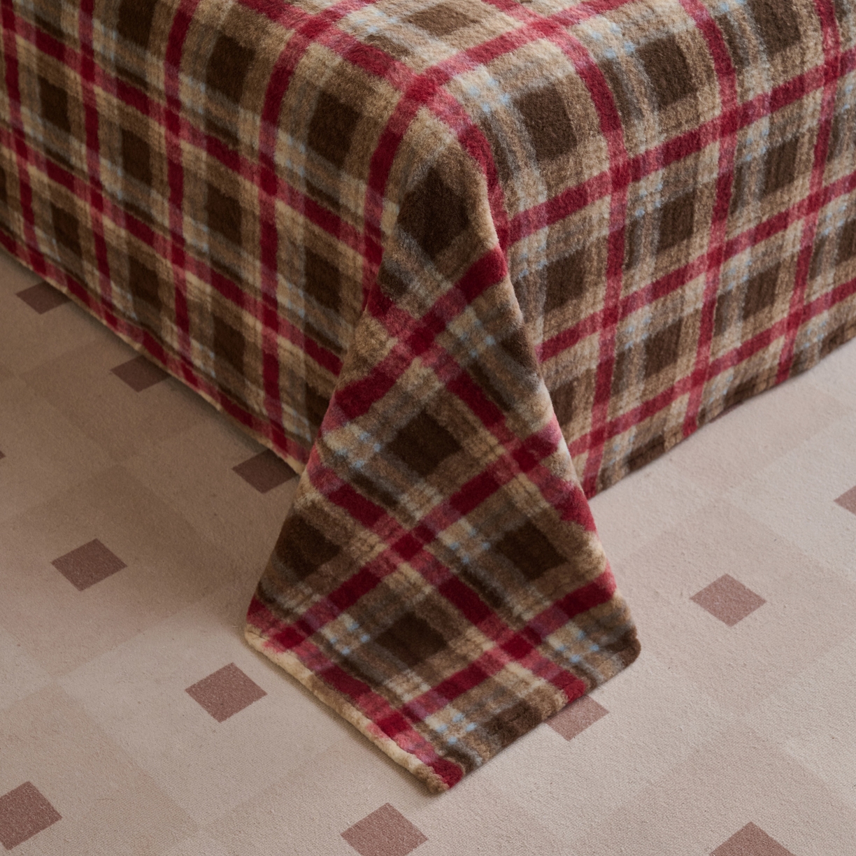 91家纺网 家纺一手货源 找家纺 早晨家纺 2025新款230g羊驼绒复古格牛奶绒床单 苏格兰格