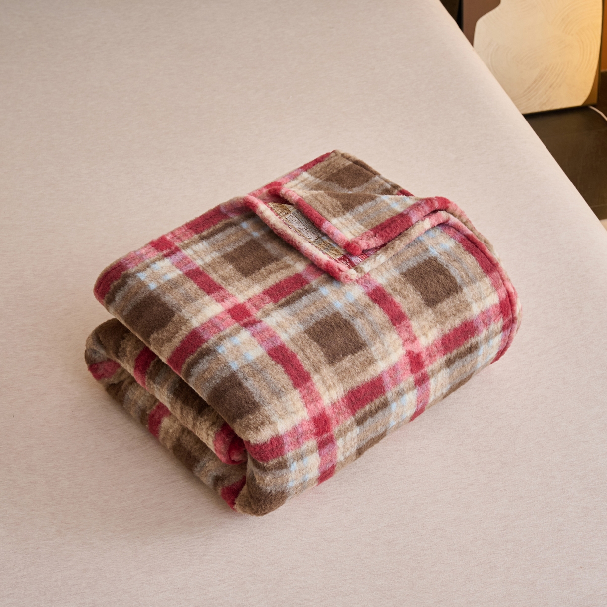 91家纺网 家纺一手货源 找家纺 早晨家纺 2025新款230g羊驼绒复古格牛奶绒床单 苏格兰格