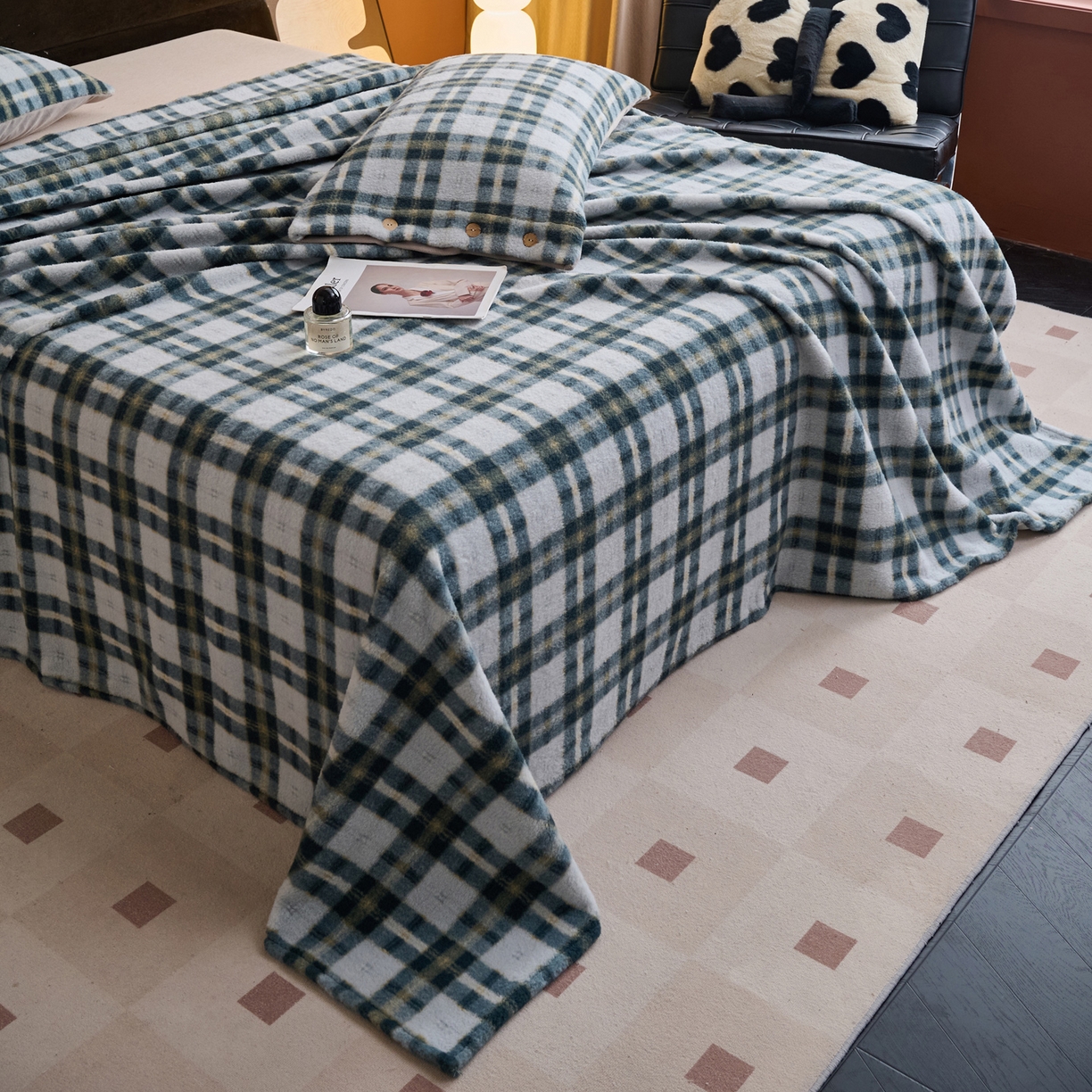91家纺网 家纺一手货源 找家纺 早晨家纺 2025新款230g羊驼绒复古格牛奶绒床单 威尔士亲格