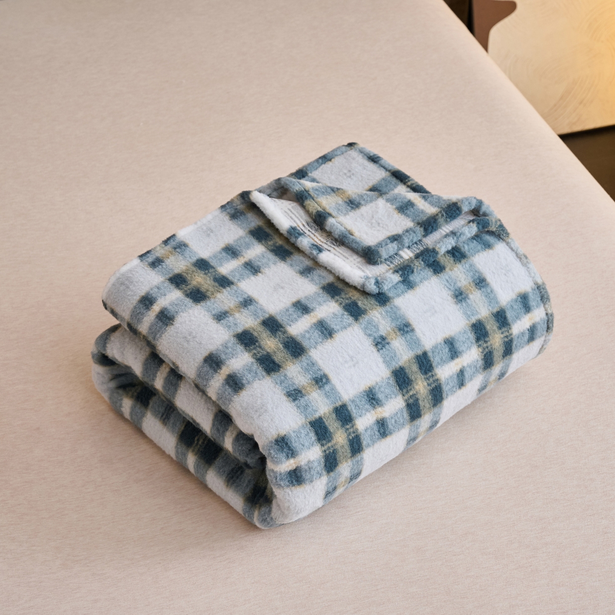91家纺网 家纺一手货源 找家纺 早晨家纺 2025新款230g羊驼绒复古格牛奶绒床单 威尔士亲格