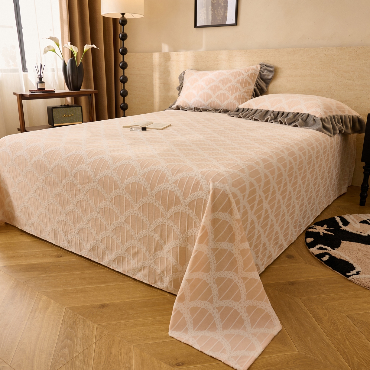 91家纺网 家纺一手货源 找家纺 早晨家纺 2025新款高克重牛奶绒烂花单品床单 粉庭扇韵