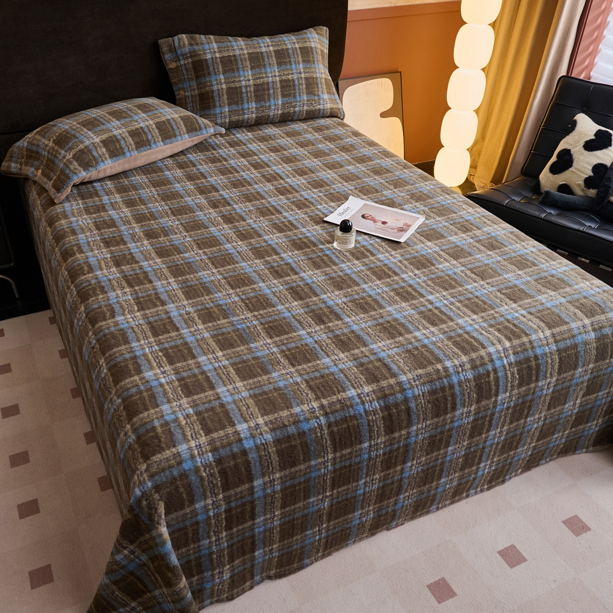 91家纺网 家纺一手货源 找家纺 早晨家纺 2025新款230g羊驼绒复古格牛奶绒床单 维系咖格