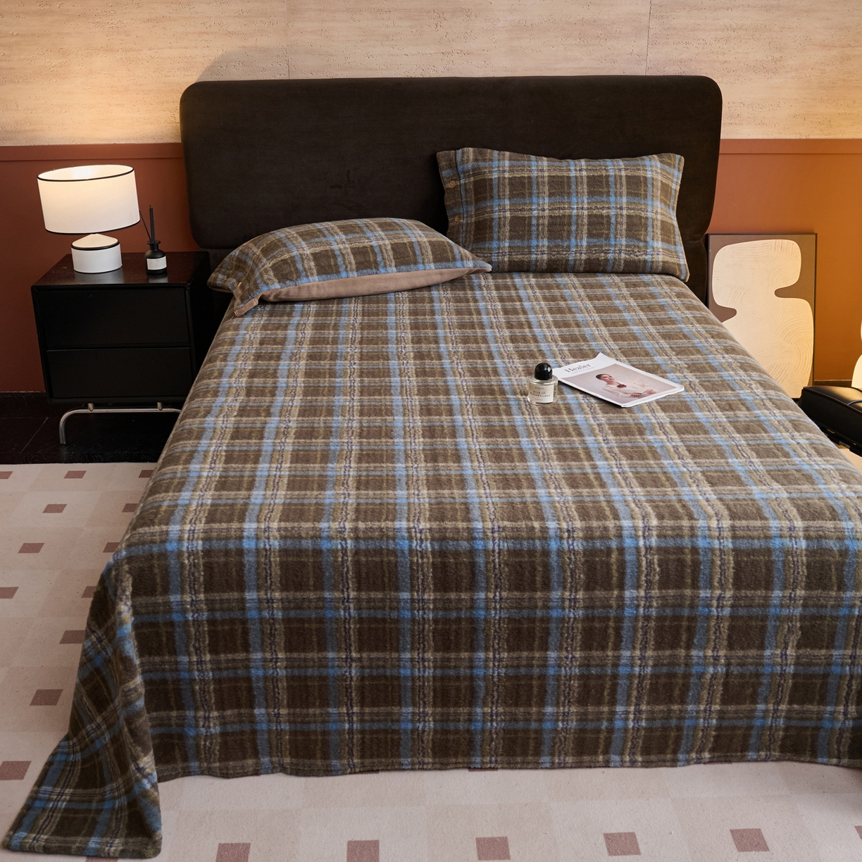 91家纺网 家纺一手货源 找家纺 早晨家纺 2025新款230g羊驼绒复古格牛奶绒床单 维系咖格