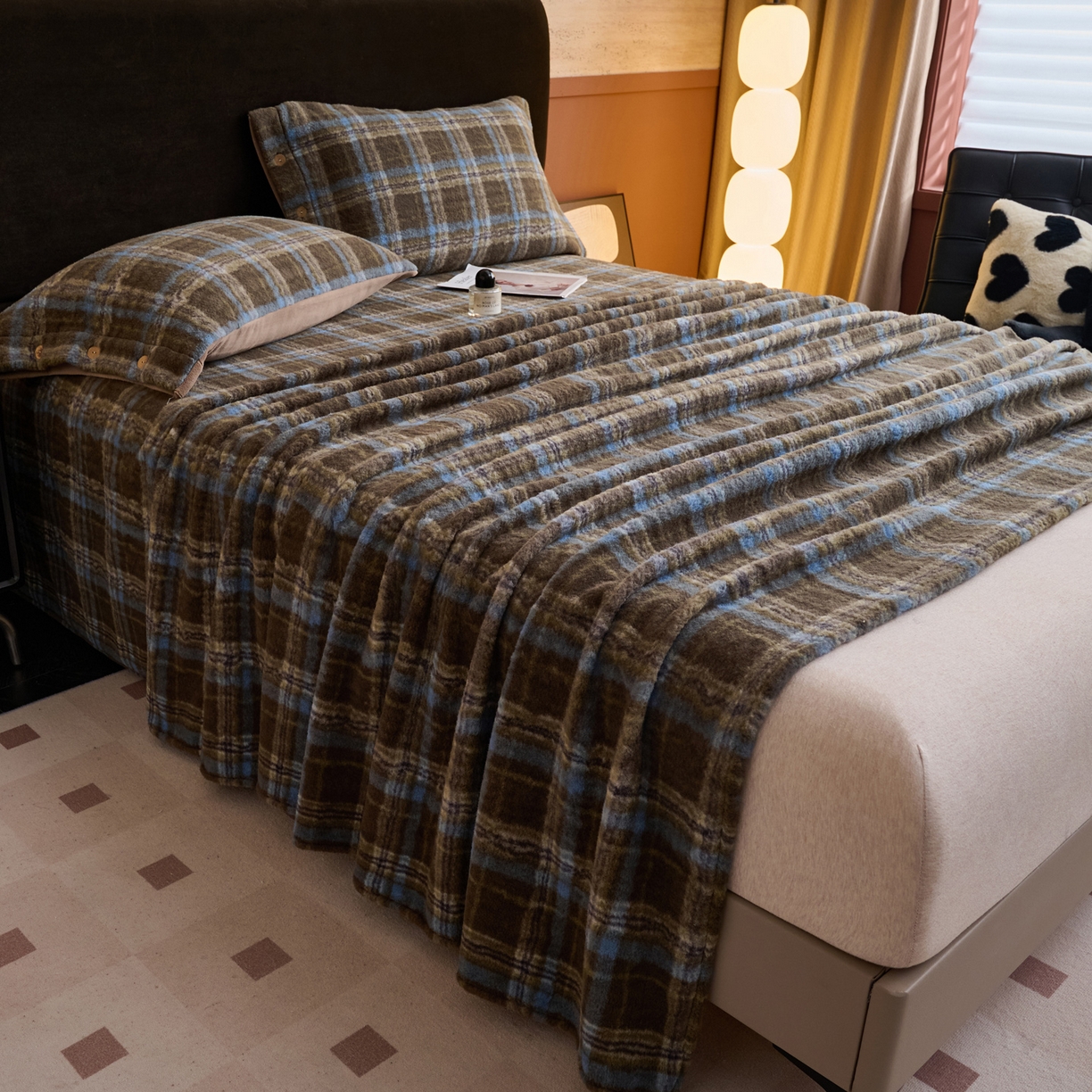 91家纺网 家纺一手货源 找家纺 早晨家纺 2025新款230g羊驼绒复古格牛奶绒床单 维系咖格