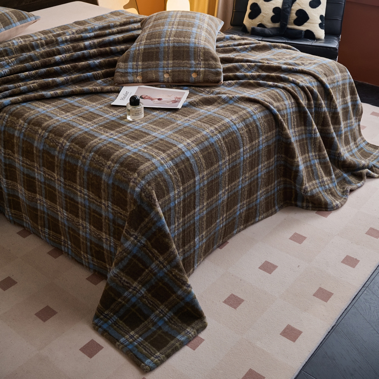 91家纺网 家纺一手货源 找家纺 早晨家纺 2025新款230g羊驼绒复古格牛奶绒床单 维系咖格