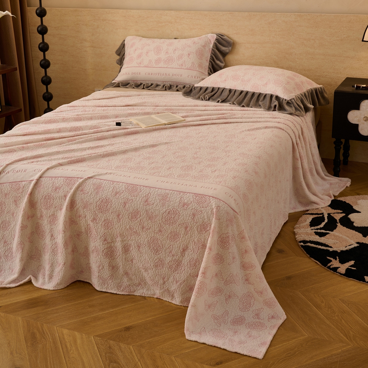 91家纺网 家纺一手货源 找家纺 早晨家纺 2025新款高克重牛奶绒烂花单品床单 粉絮