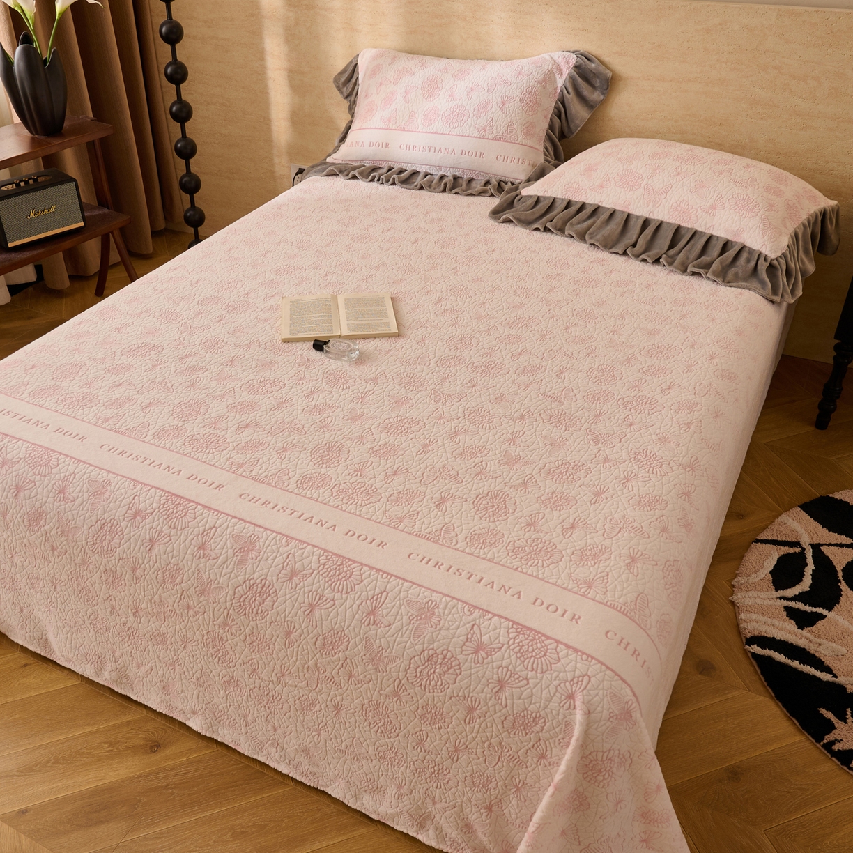 91家纺网 家纺一手货源 找家纺 早晨家纺 2025新款高克重牛奶绒烂花单品床单 粉絮