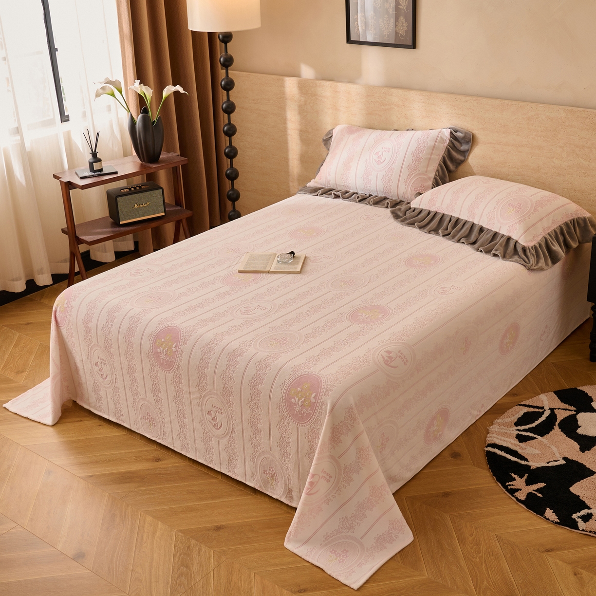 91家纺网 家纺一手货源 找家纺 早晨家纺 2025新款高克重牛奶绒烂花单品床单 粉韵