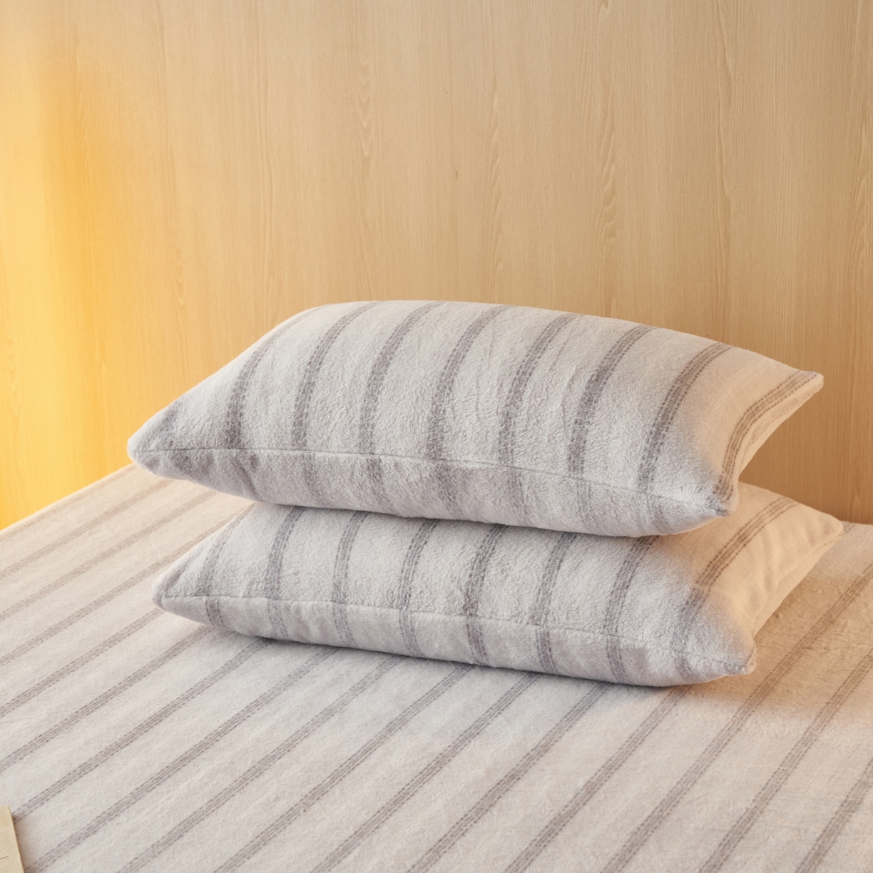 91家纺网 家纺一手货源 找家纺 早晨家纺 2025新款未末款仿羊绒牛奶绒单枕套 未末-浅灰