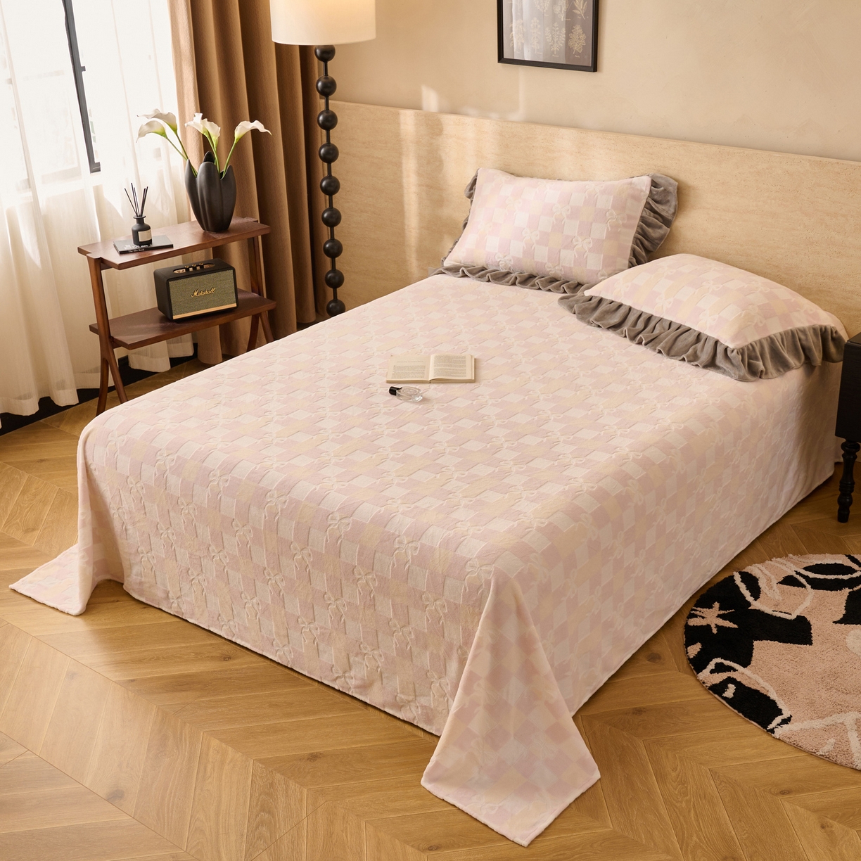 91家纺网 家纺一手货源 找家纺 早晨家纺 2025新款高克重牛奶绒烂花单品床单 格韵粉