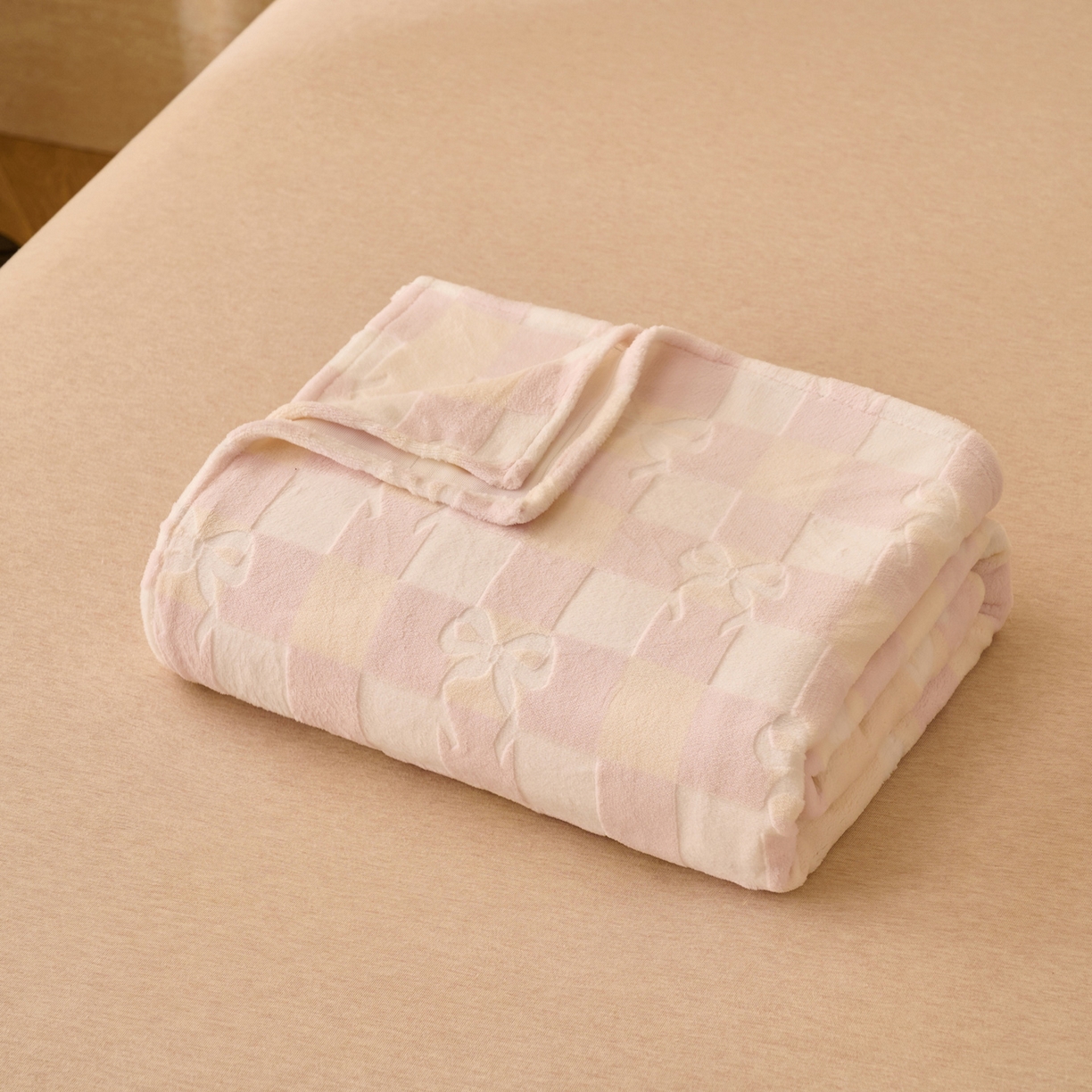 91家纺网 家纺一手货源 找家纺 早晨家纺 2025新款高克重牛奶绒烂花单品床单 格韵粉