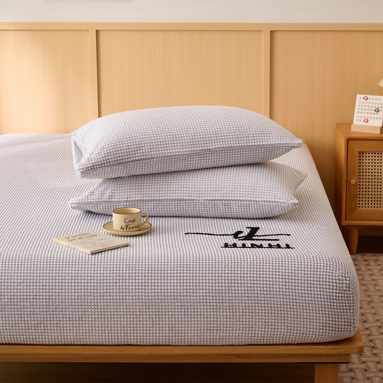 91家纺网 家纺一手货源 找家纺 （总）早晨家纺 2025新款深蓝款高克重牛奶绒阳离子提花单枕套