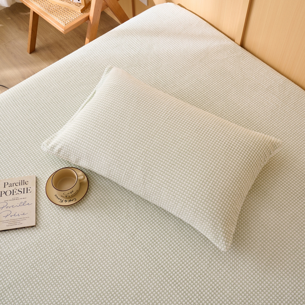 91家纺网 家纺一手货源 找家纺 早晨家纺 2025新款深蓝款高克重牛奶绒阳离子提花单枕套 深蓝-绿