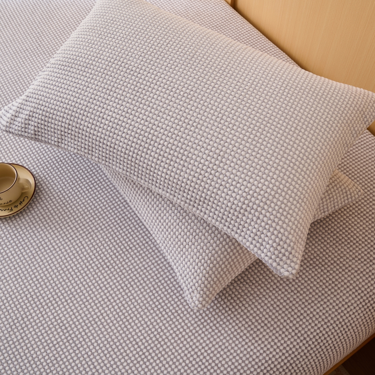 91家纺网 家纺一手货源 找家纺 早晨家纺 2025新款深蓝款高克重牛奶绒阳离子提花单枕套 深蓝-灰