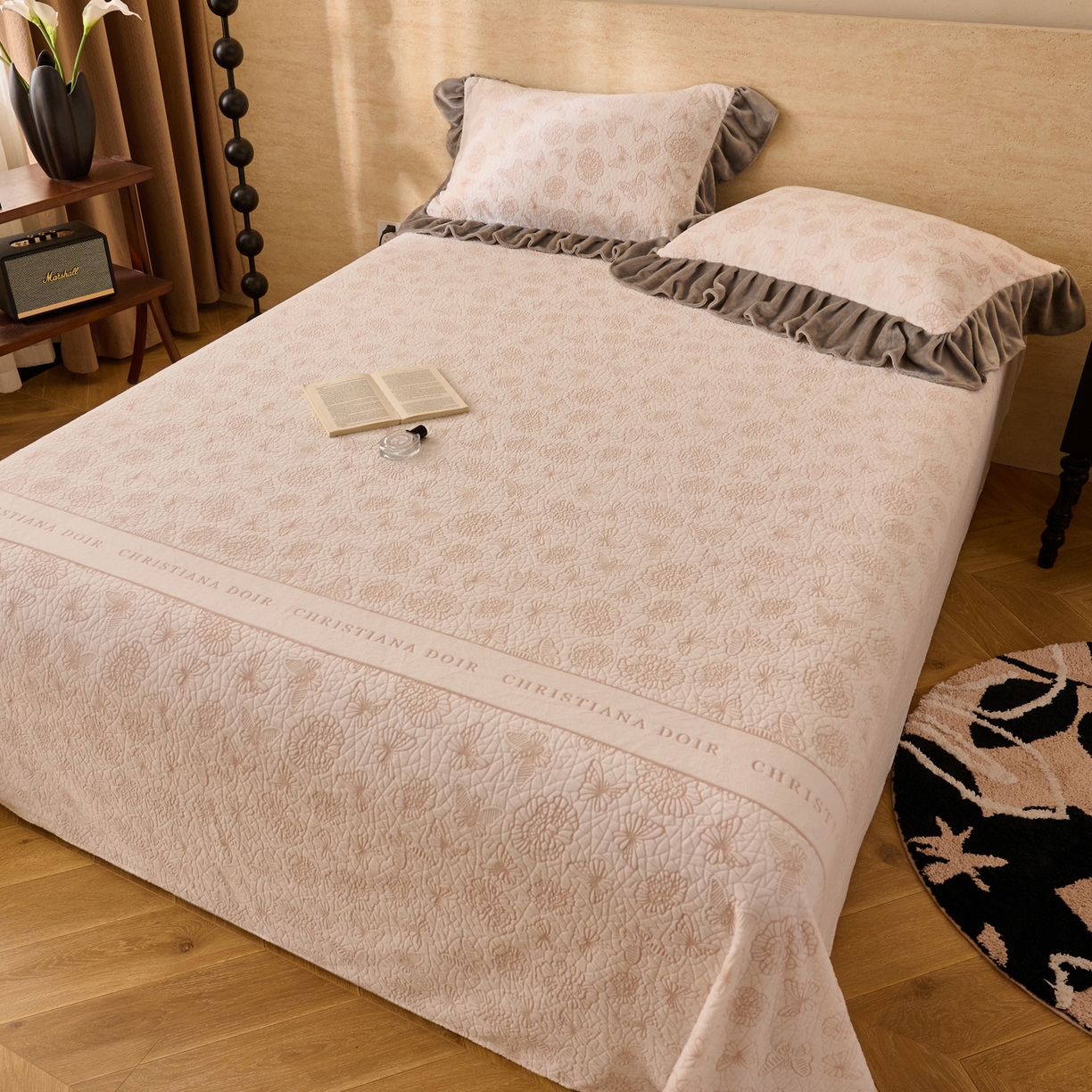 91家纺网 家纺一手货源 找家纺 早晨家纺 2025新款高克重牛奶绒烂花单品床单 咖絮