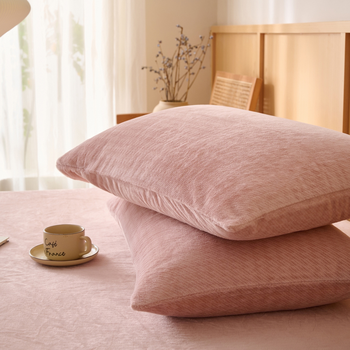 91家纺网 家纺一手货源 找家纺 早晨家纺 2025新款流星款高克重牛奶绒阳离子提花兔毛单枕套 流星-豆沙