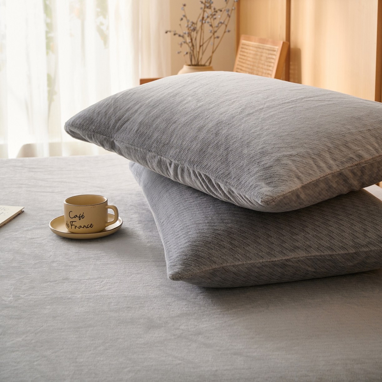 91家纺网 家纺一手货源 找家纺 早晨家纺 2025新款流星款高克重牛奶绒阳离子提花兔毛单枕套 流星-银灰