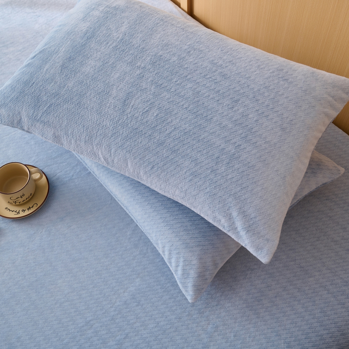 91家纺网 家纺一手货源 找家纺 早晨家纺 2025新款流星款高克重牛奶绒阳离子提花兔毛单枕套 流星-雾蓝