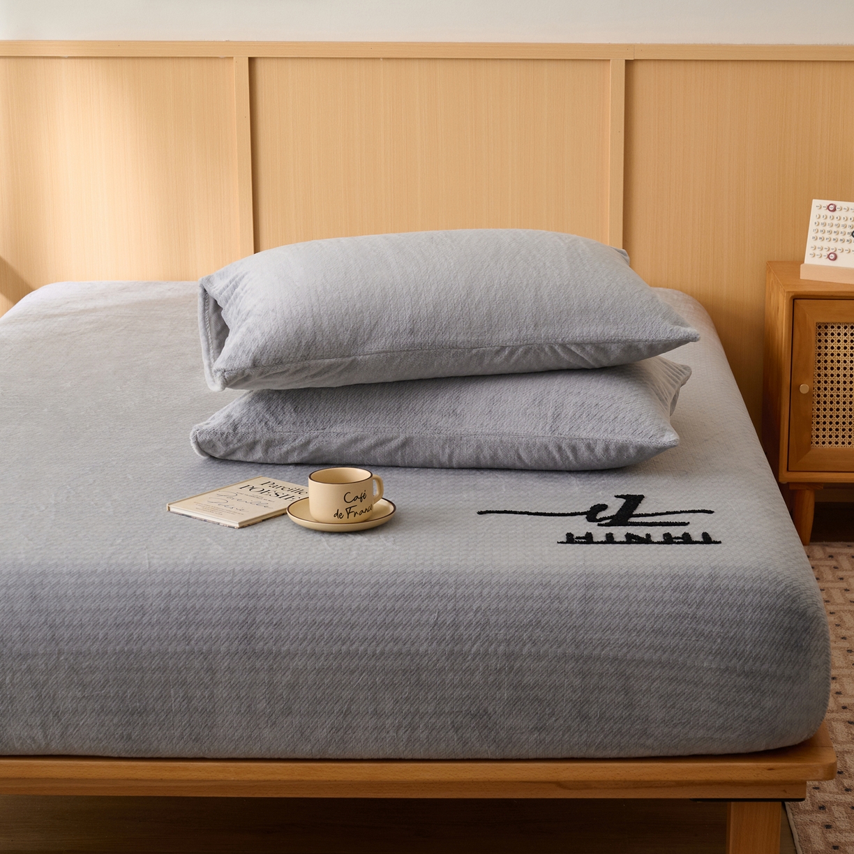 早晨家纺 2025新款流星款高克重牛奶绒阳离子提花兔毛单枕套 流星-银灰