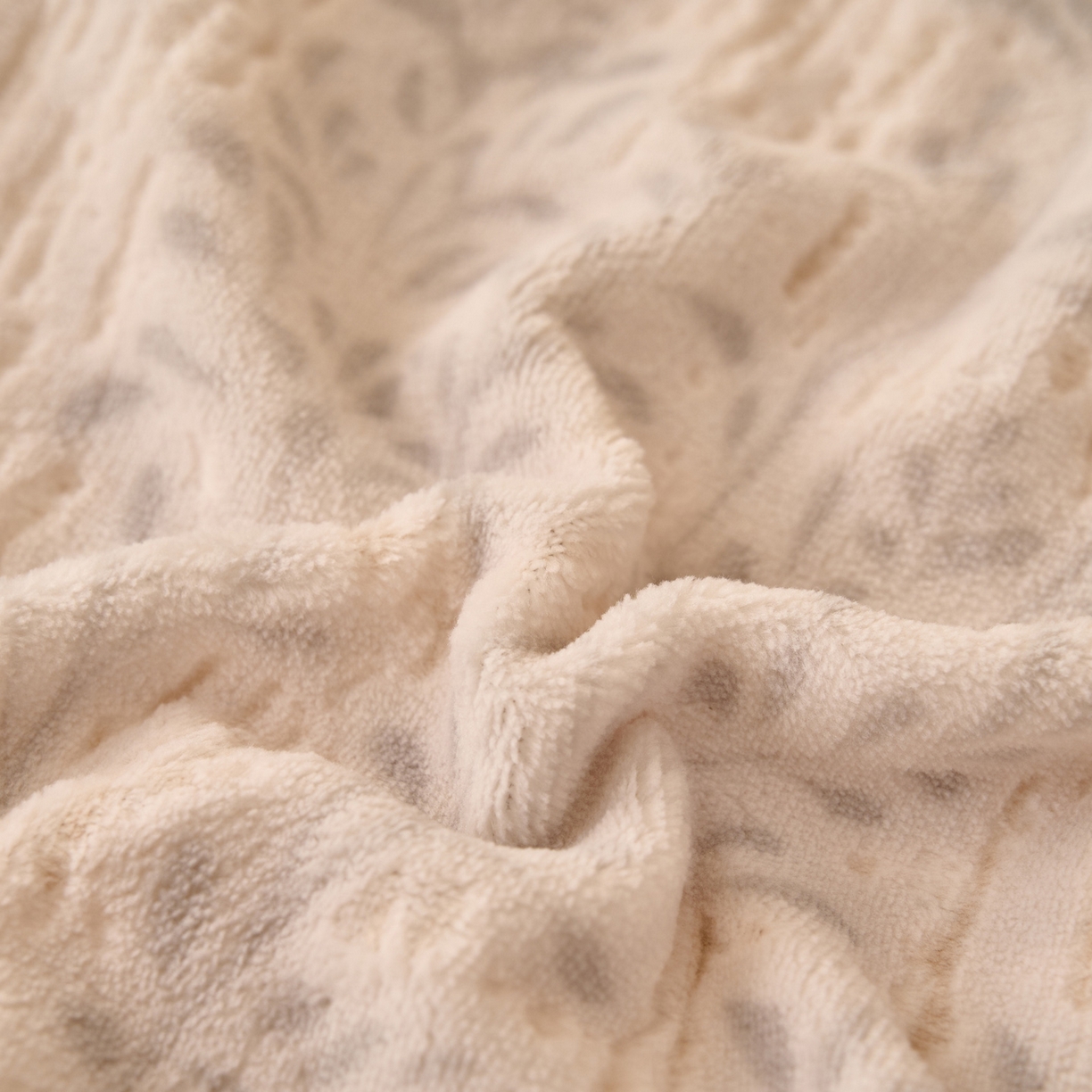 91家纺网 家纺一手货源 找家纺 早晨家纺 2025新款高克重牛奶绒烂花单品床单 林影轻叙