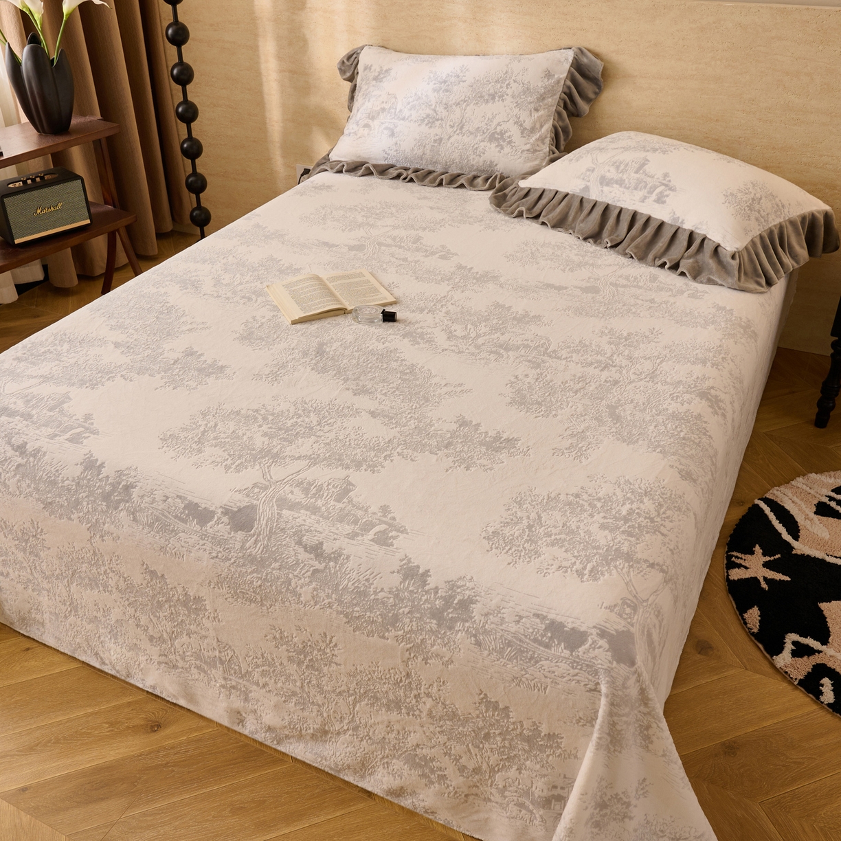 91家纺网 家纺一手货源 找家纺 早晨家纺 2025新款高克重牛奶绒烂花单品床单 林影素韵