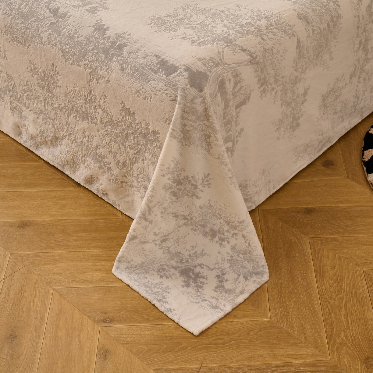 91家纺网 家纺一手货源 找家纺 早晨家纺 2025新款高克重牛奶绒烂花单品床单 林影素韵