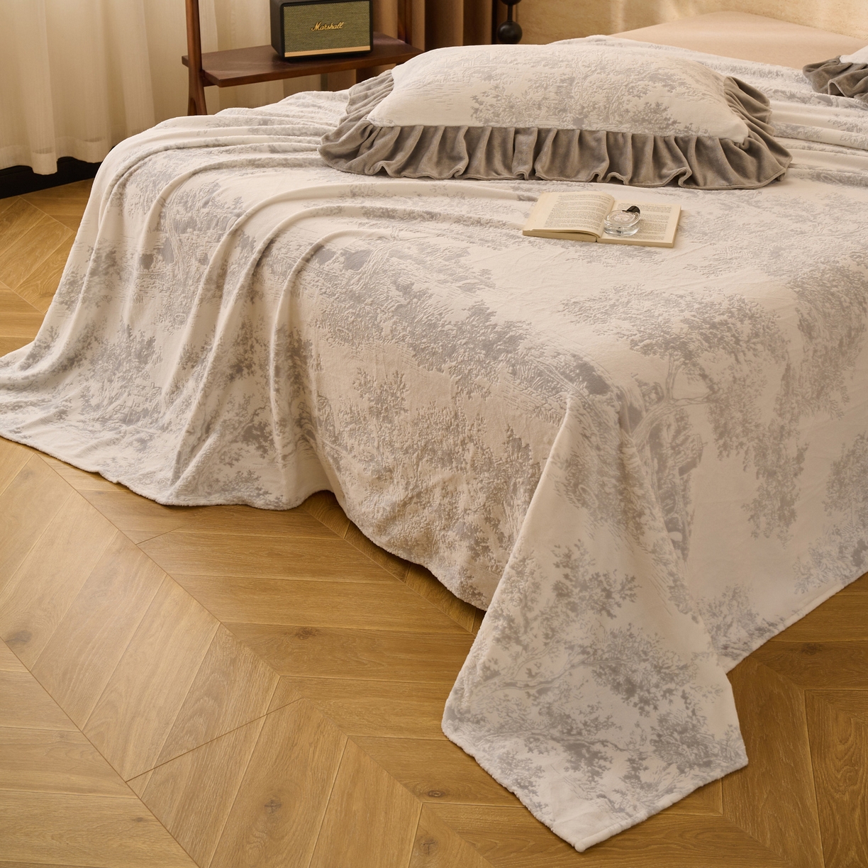 91家纺网 家纺一手货源 找家纺 早晨家纺 2025新款高克重牛奶绒烂花单品床单 林影素韵