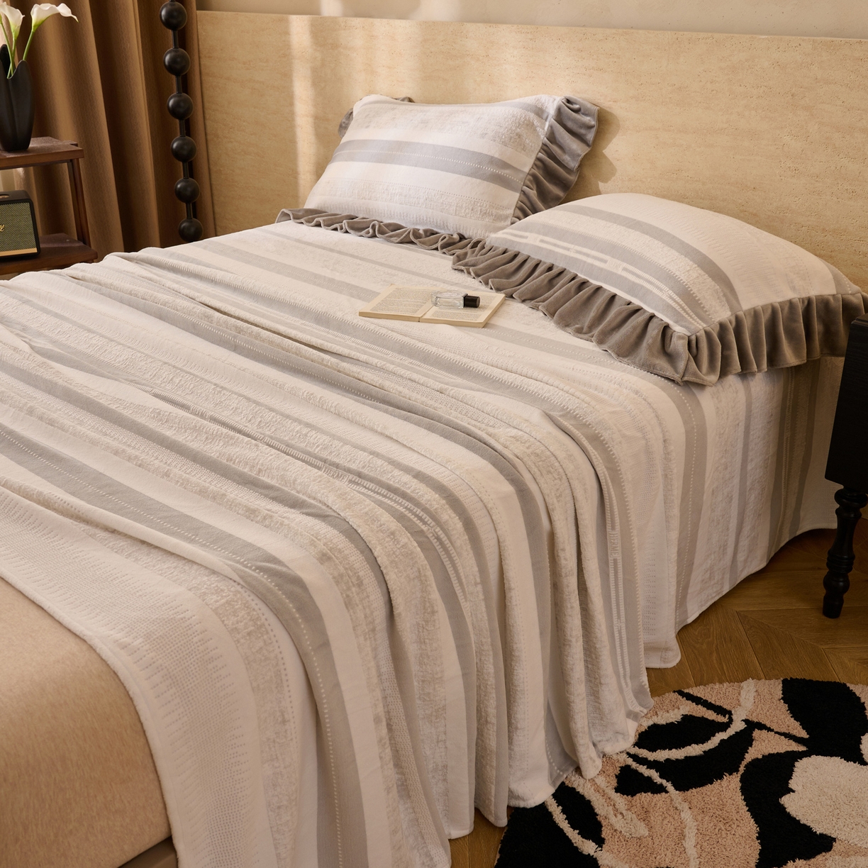 91家纺网 家纺一手货源 找家纺 早晨家纺 2025新款高克重牛奶绒烂花单品床单 浅叙