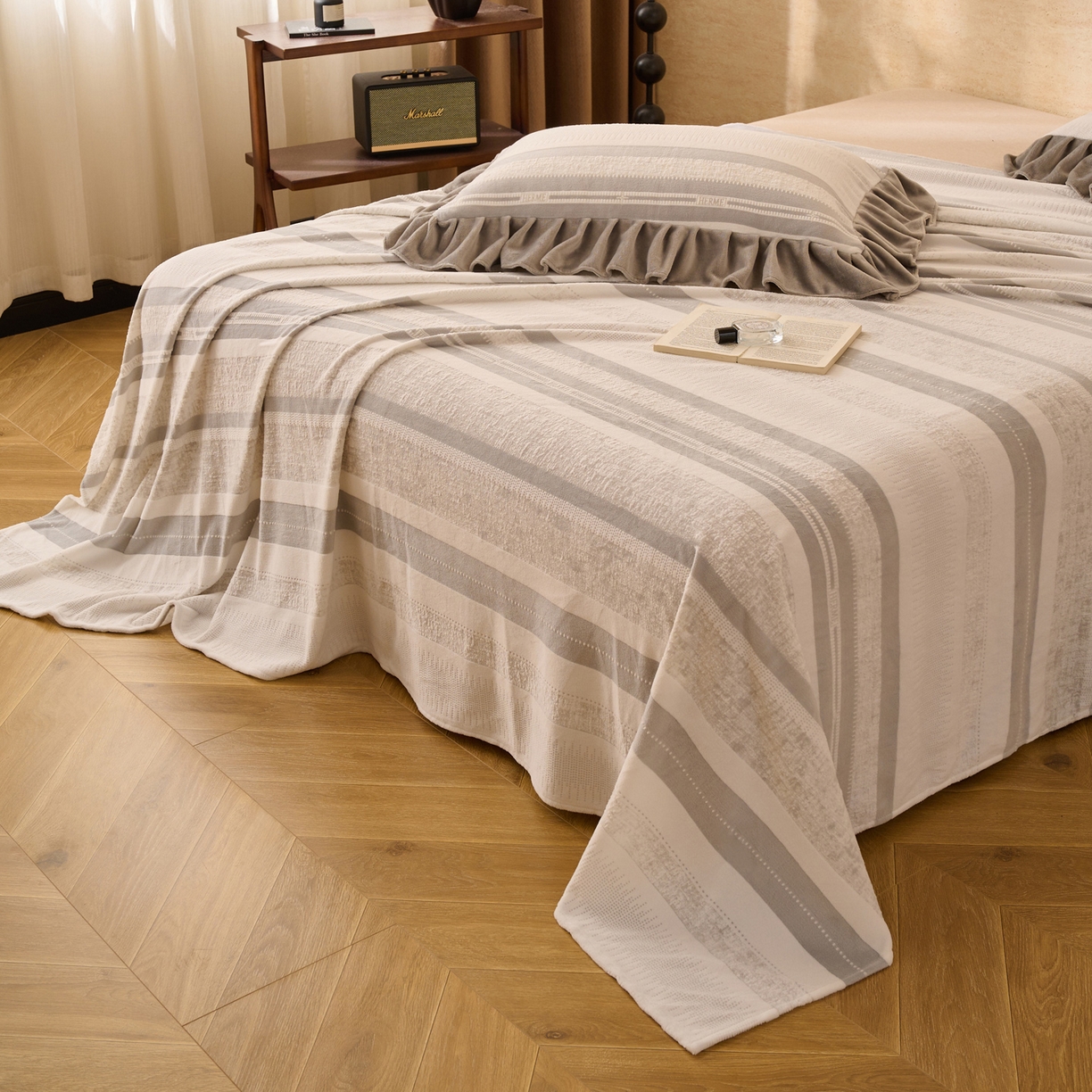 91家纺网 家纺一手货源 找家纺 早晨家纺 2025新款高克重牛奶绒烂花单品床单 浅叙