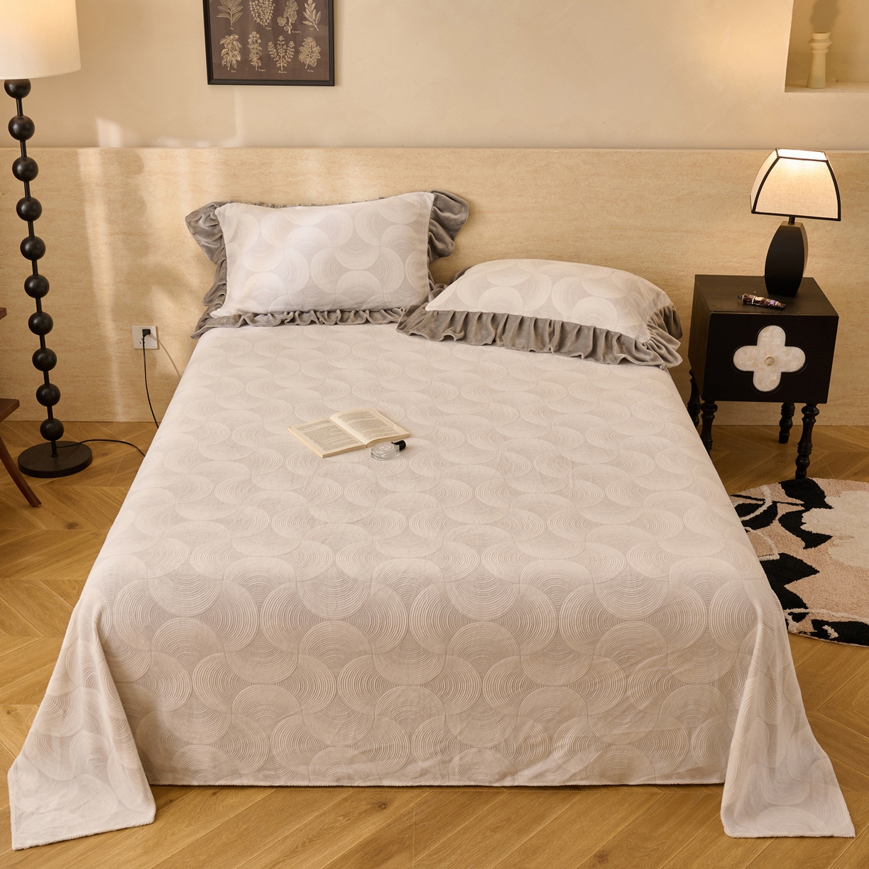 91家纺网 家纺一手货源 找家纺 早晨家纺 2025新款高克重牛奶绒烂花单品床单 圈语眠