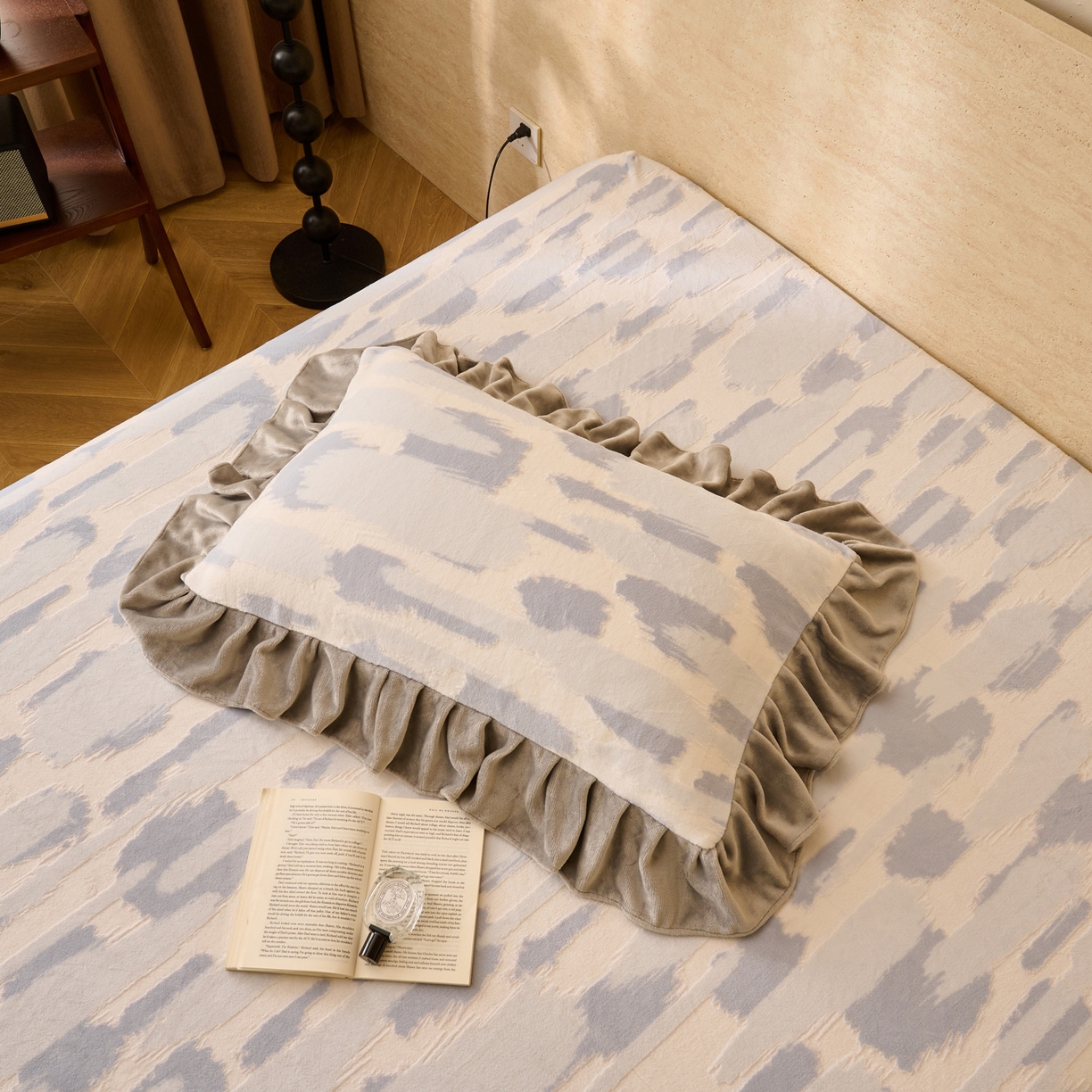 91家纺网 家纺一手货源 找家纺 （总）早晨家纺 2025新款高克重牛奶绒烂花枕套