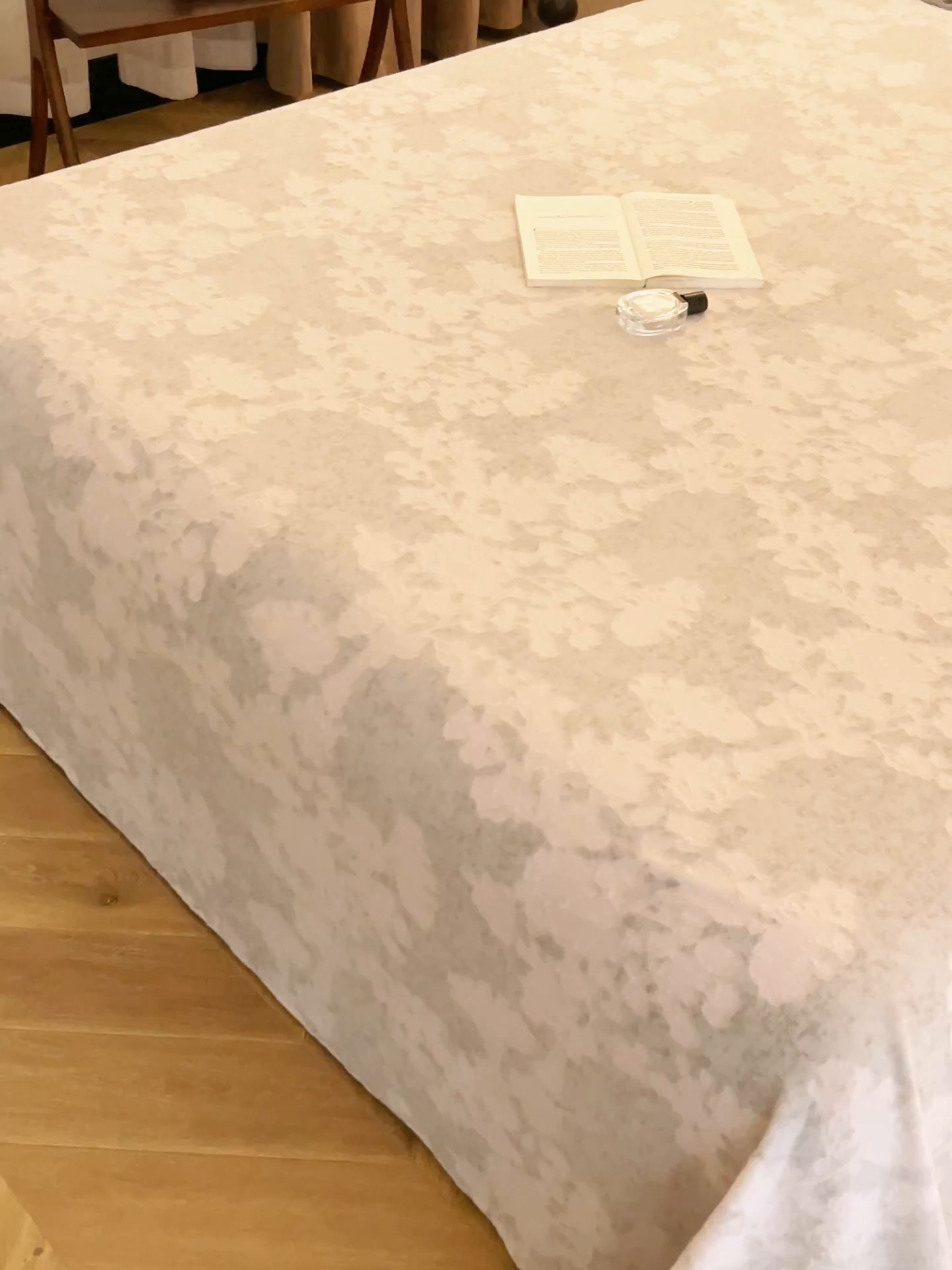 91家纺网 家纺一手货源 找家纺 早晨家纺 2025新款高克重牛奶绒烂花单品床单 素花影