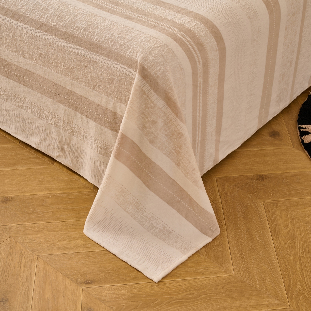 91家纺网 家纺一手货源 找家纺 早晨家纺 2025新款高克重牛奶绒烂花单品床单 素纹