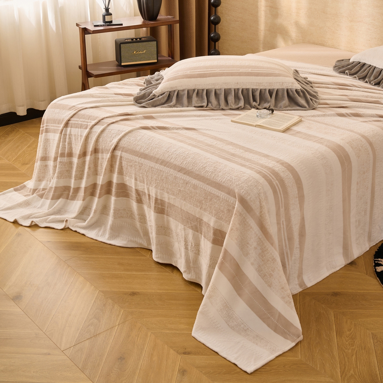 91家纺网 家纺一手货源 找家纺 早晨家纺 2025新款高克重牛奶绒烂花单品床单 素纹