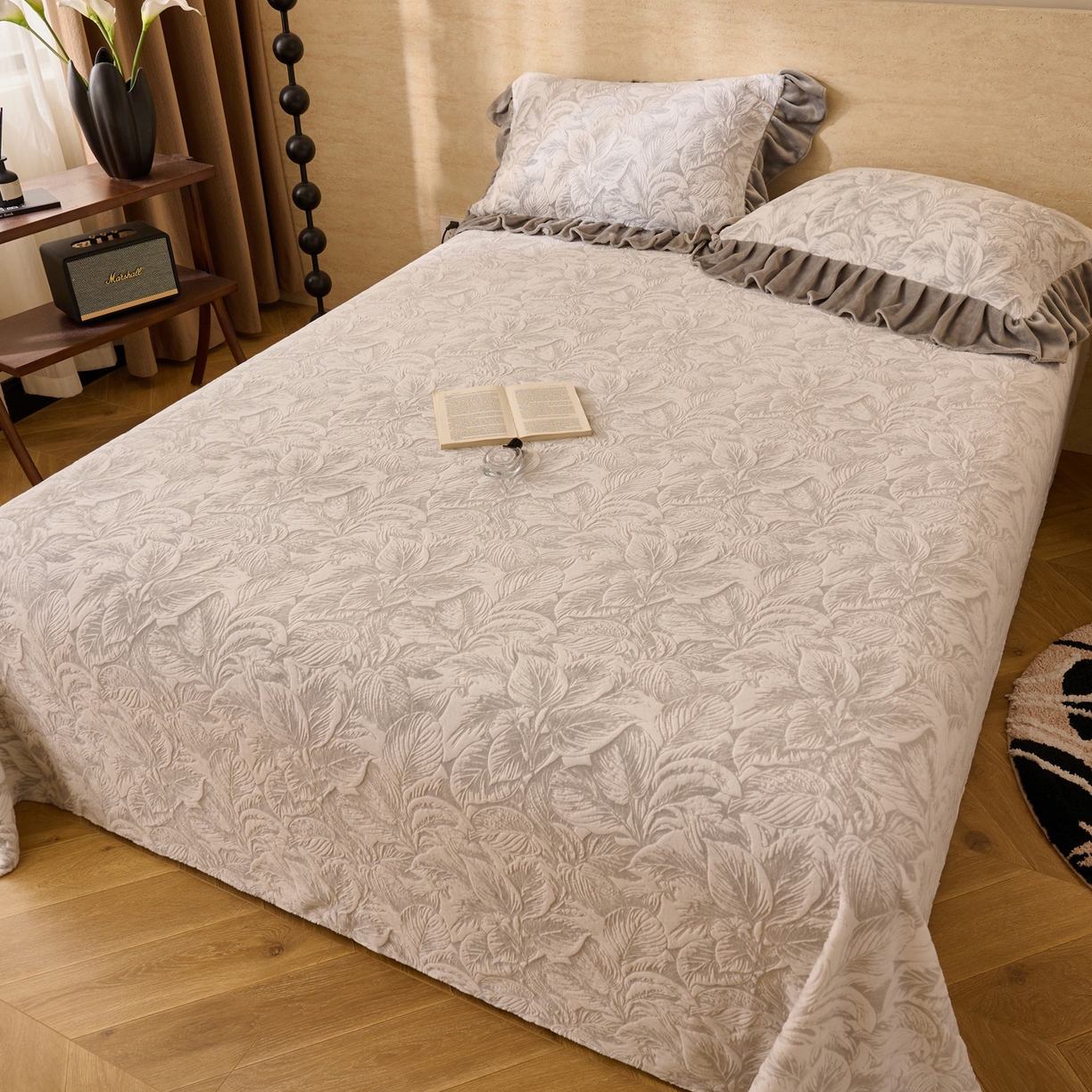 91家纺网 家纺一手货源 找家纺 早晨家纺 2025新款高克重牛奶绒烂花单品床单 叶素