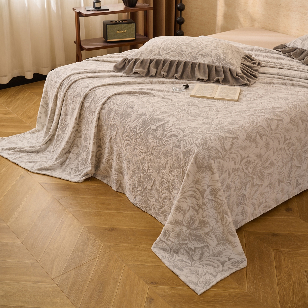 91家纺网 家纺一手货源 找家纺 早晨家纺 2025新款高克重牛奶绒烂花单品床单 叶素