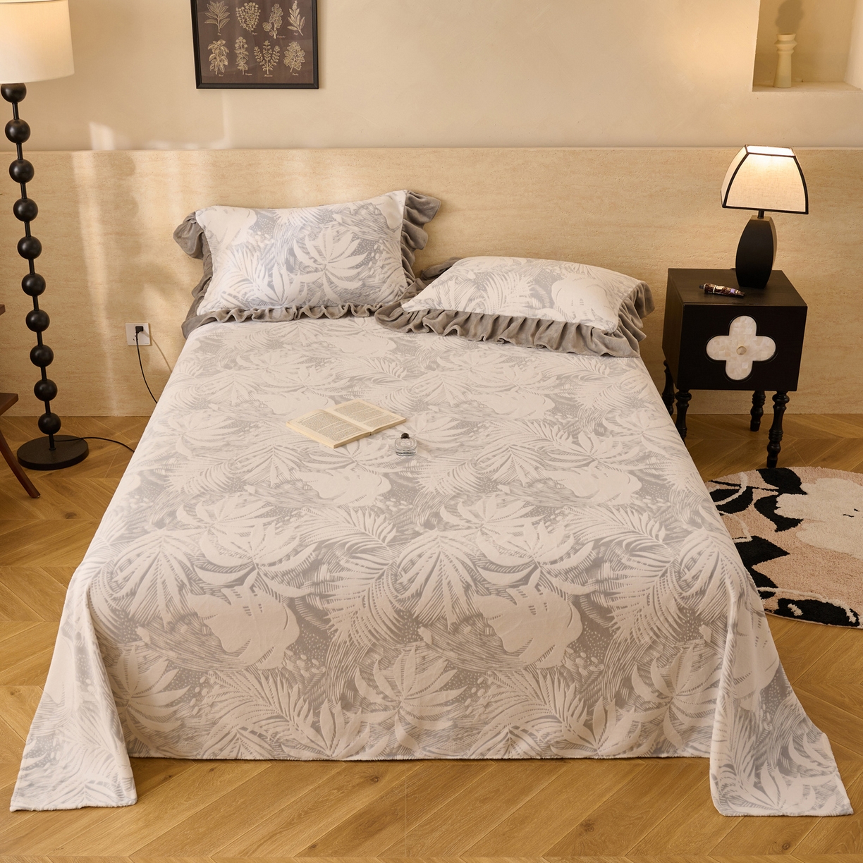 91家纺网 家纺一手货源 找家纺 早晨家纺 2025新款高克重牛奶绒烂花单品床单 叶语灰