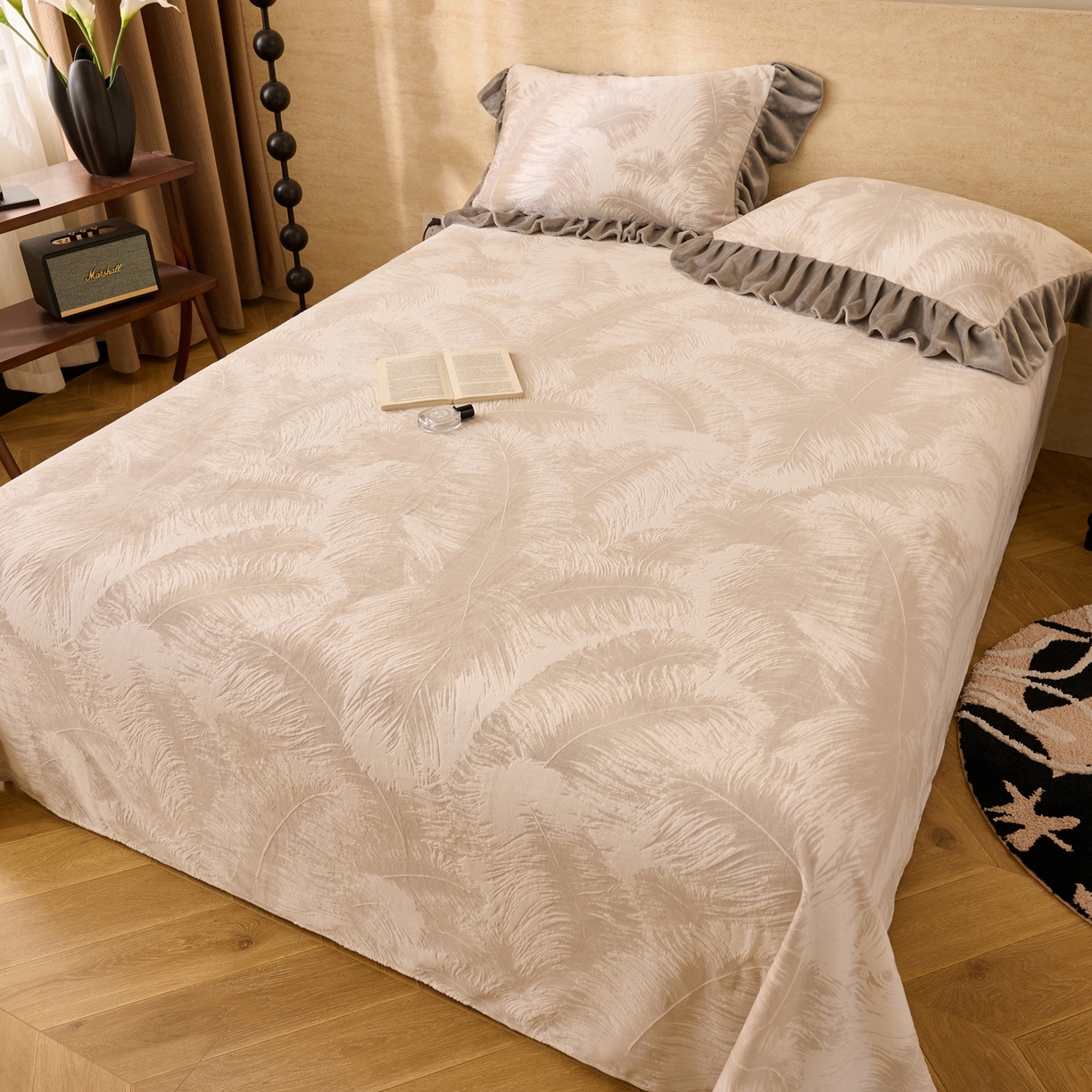 91家纺网 家纺一手货源 找家纺 早晨家纺 2025新款高克重牛奶绒烂花单品床单 羽眠